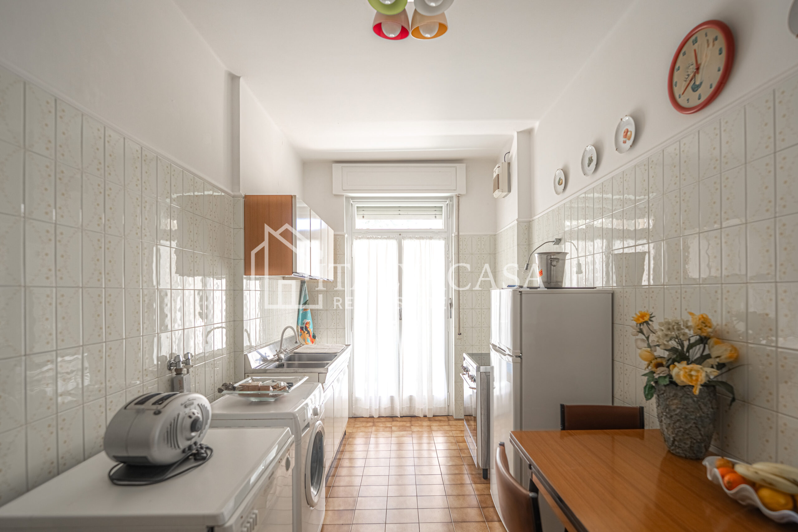 sanremo appartamento vista mare. foto di luigi ragone e di alissa konnova