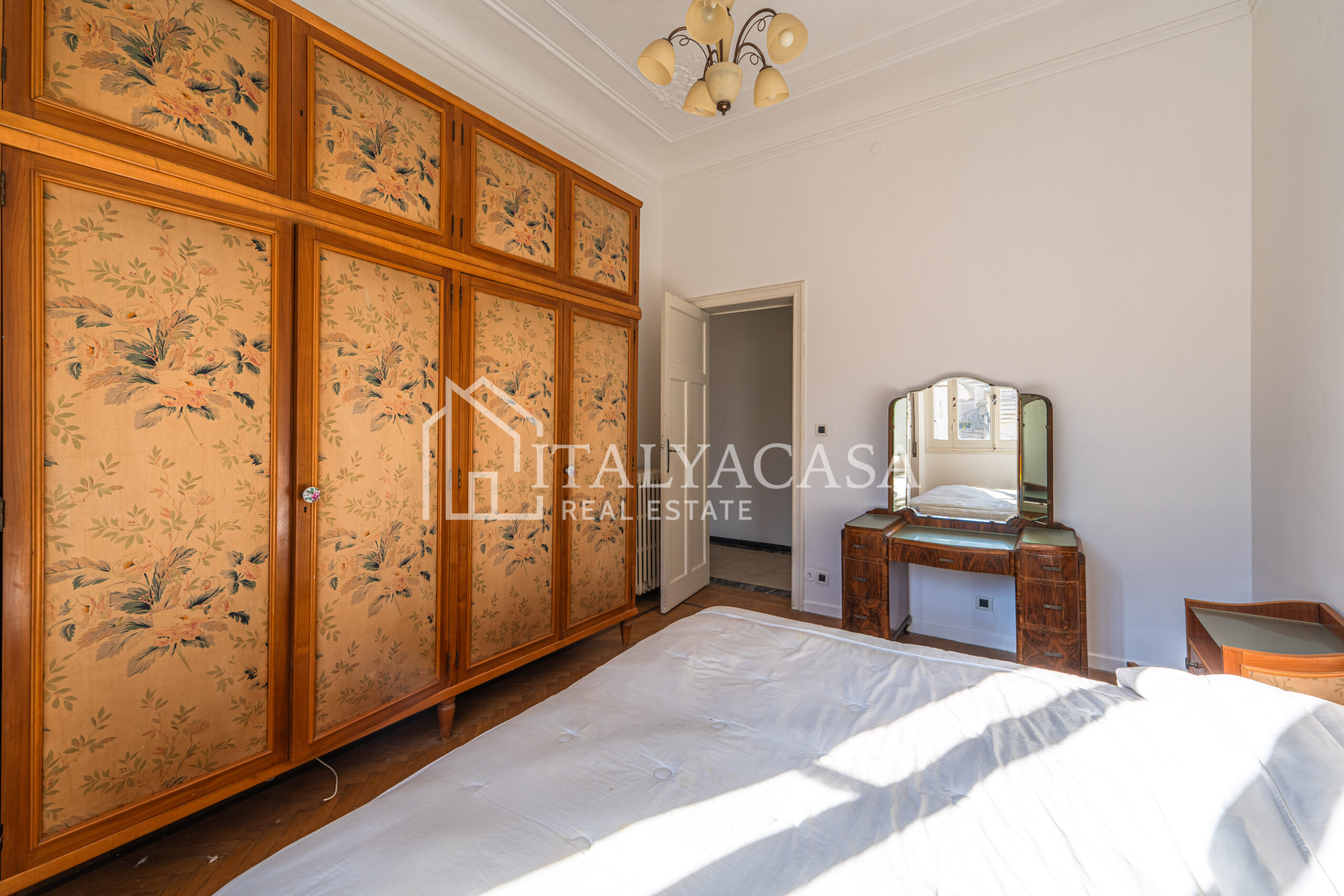 appartamento in zona foce di sanremo con posti auto e giardino, vicino alle spiagge ed alla ciclabile