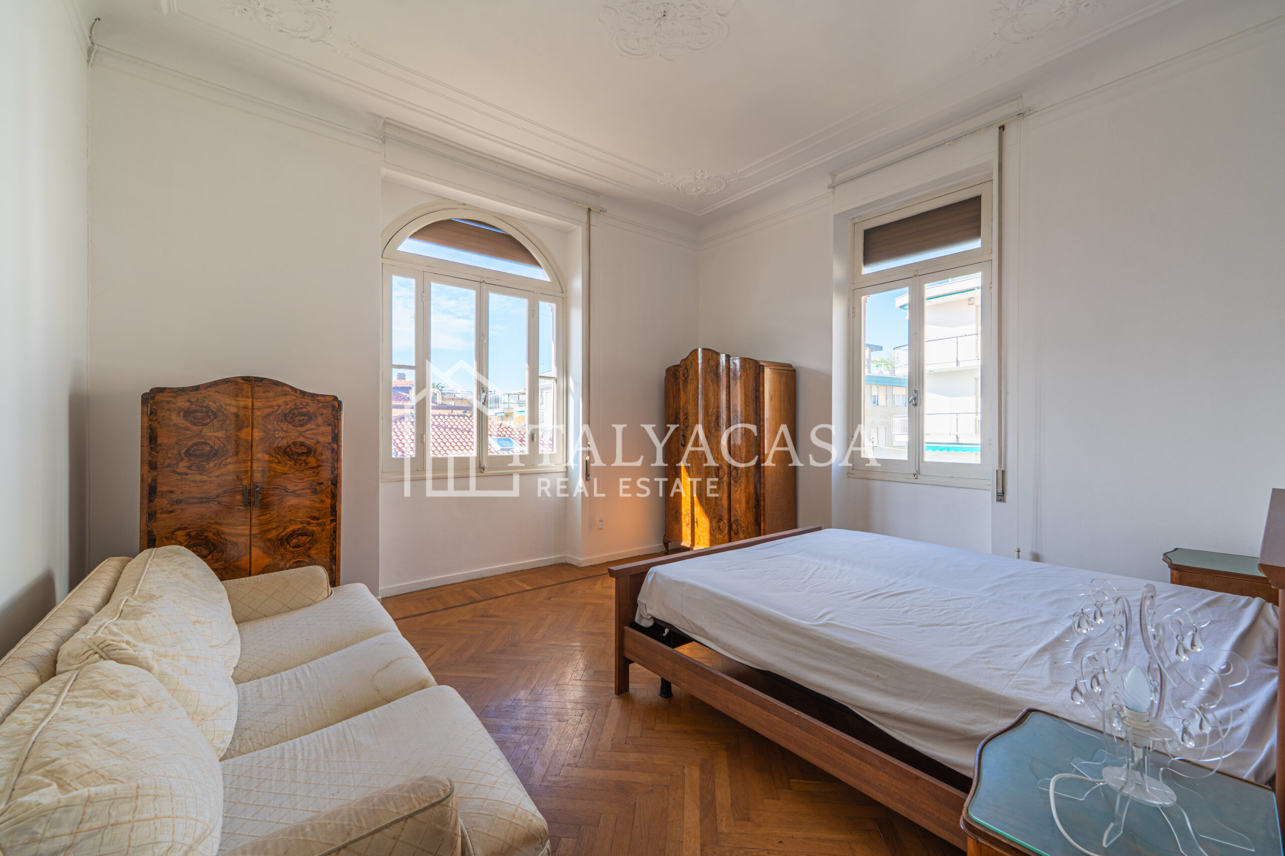 appartamento in zona foce di sanremo con posti auto e giardino, vicino alle spiagge ed alla ciclabile