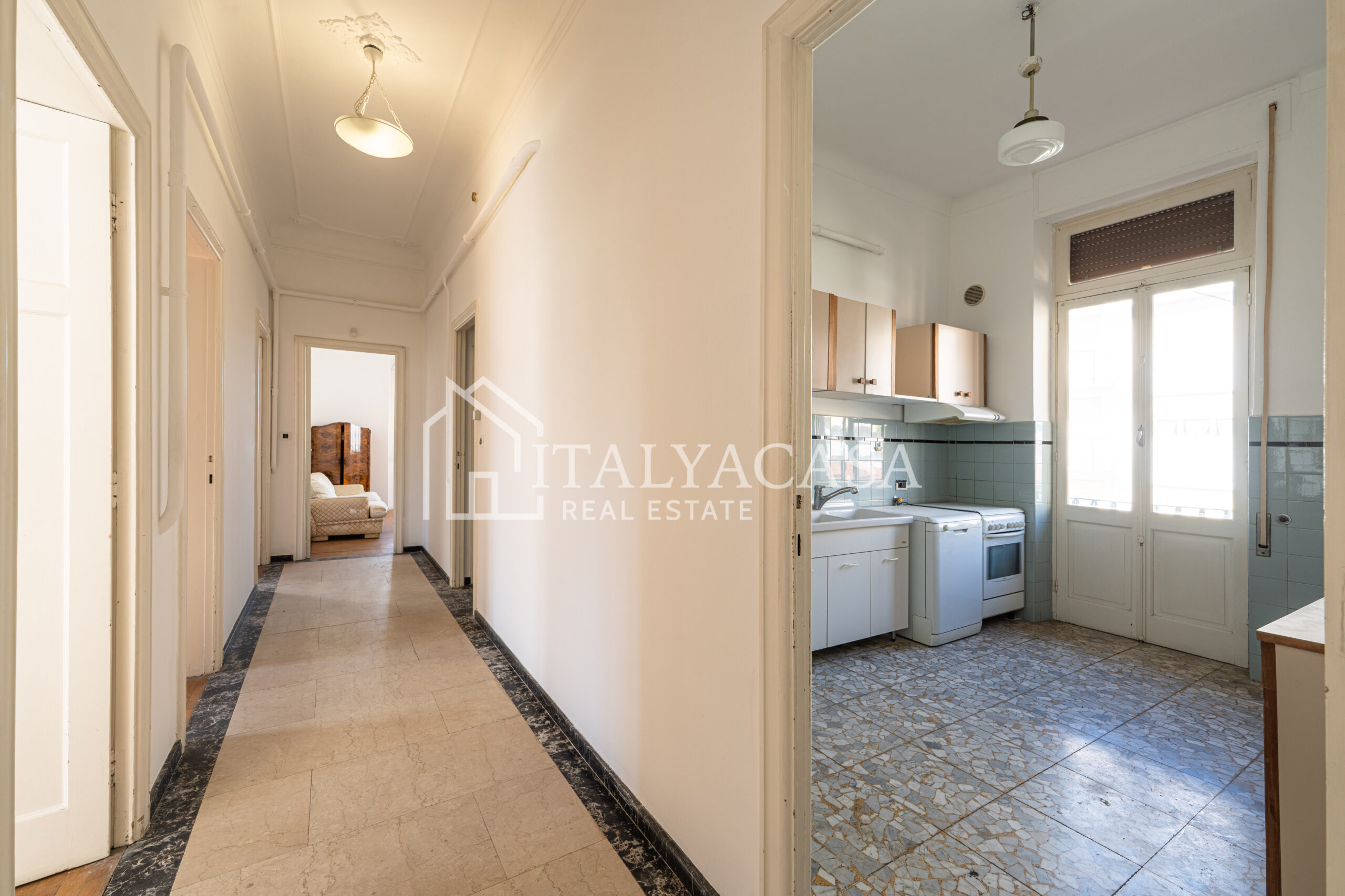 appartamento in zona foce di sanremo con posti auto e giardino, vicino alle spiagge ed alla ciclabile