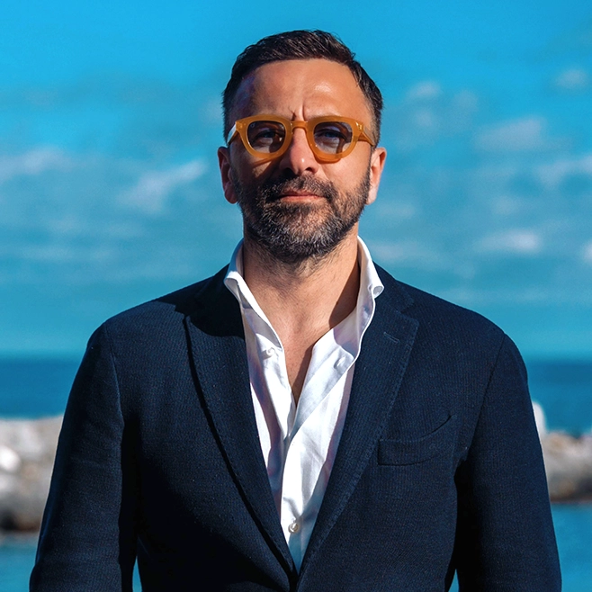 Luigi Ragone, agente immobiliare