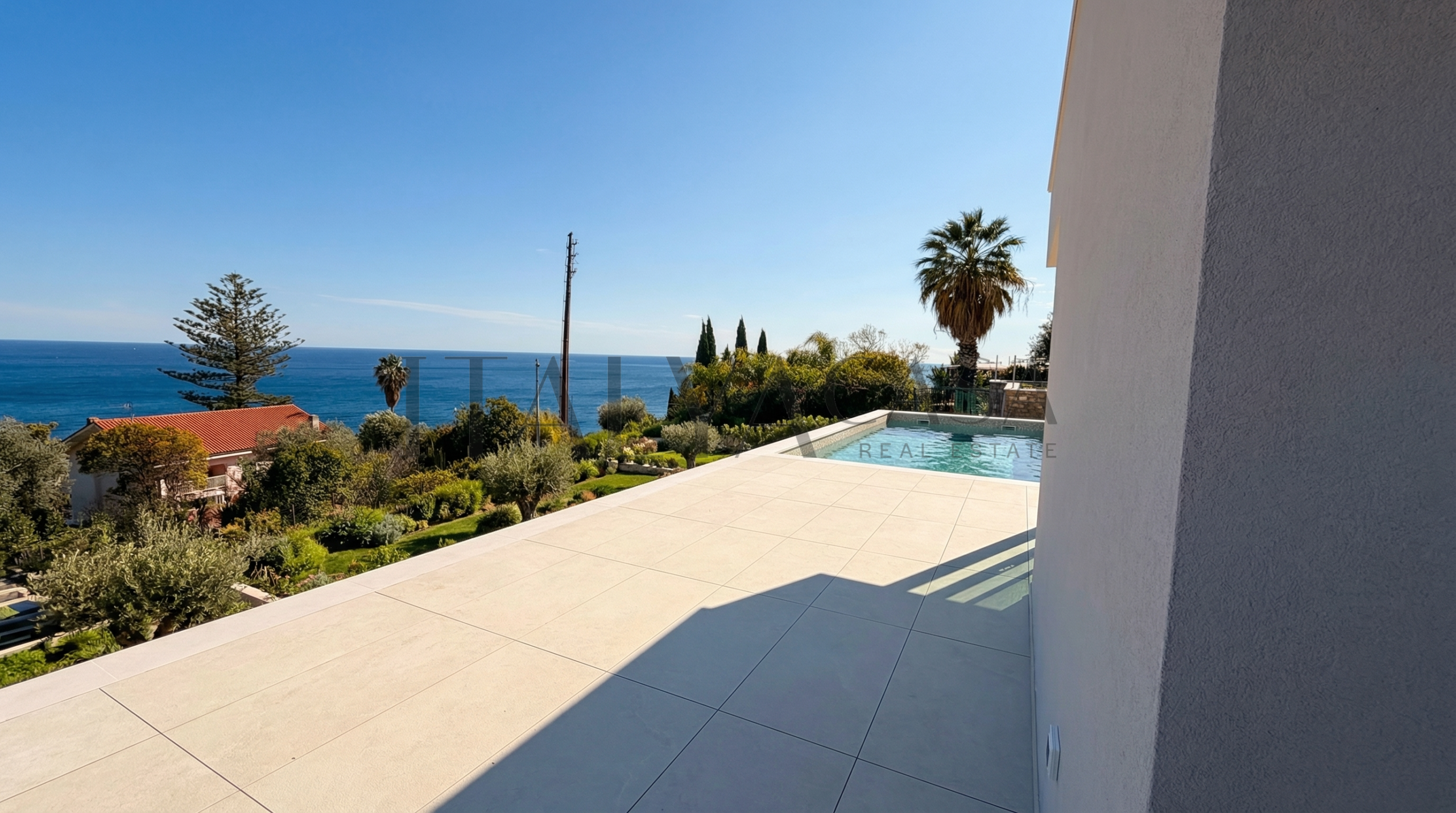 villa con piscina e vista mare, riviera dei fiori