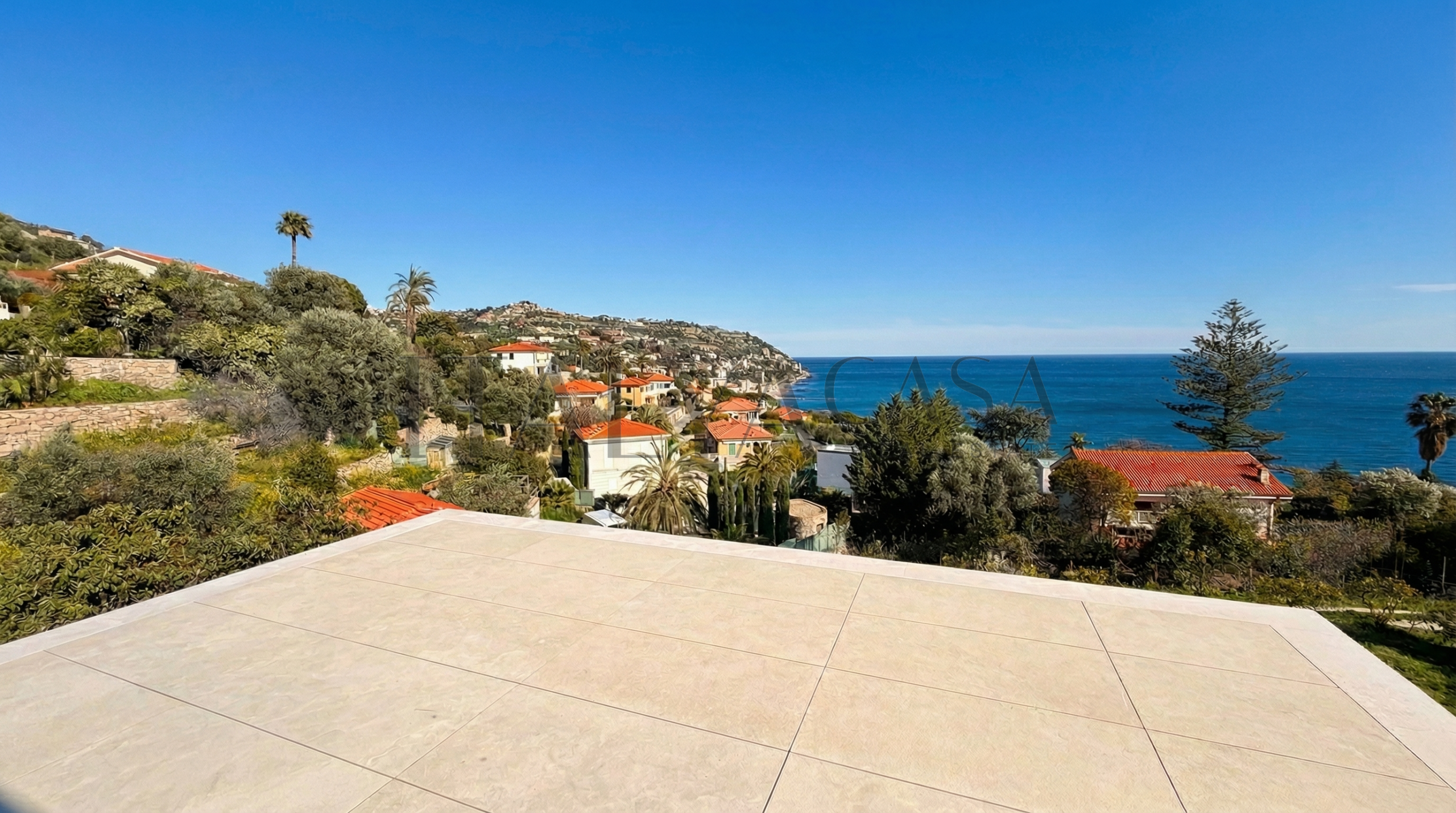 villa con piscina e vista mare, riviera dei fiori