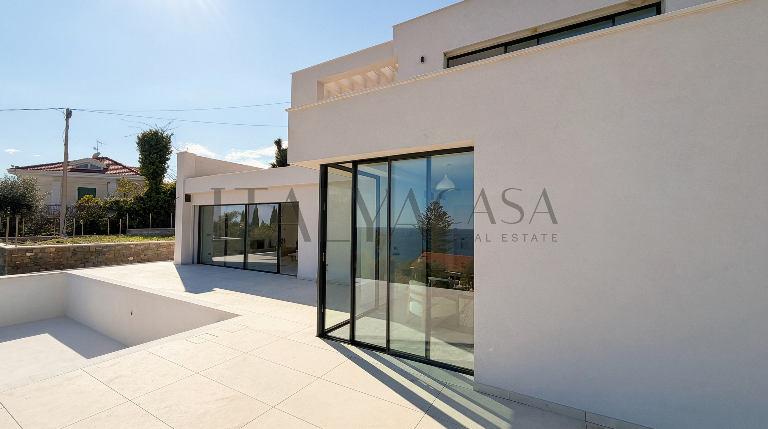 villa con piscina e vista mare, riviera dei fiori