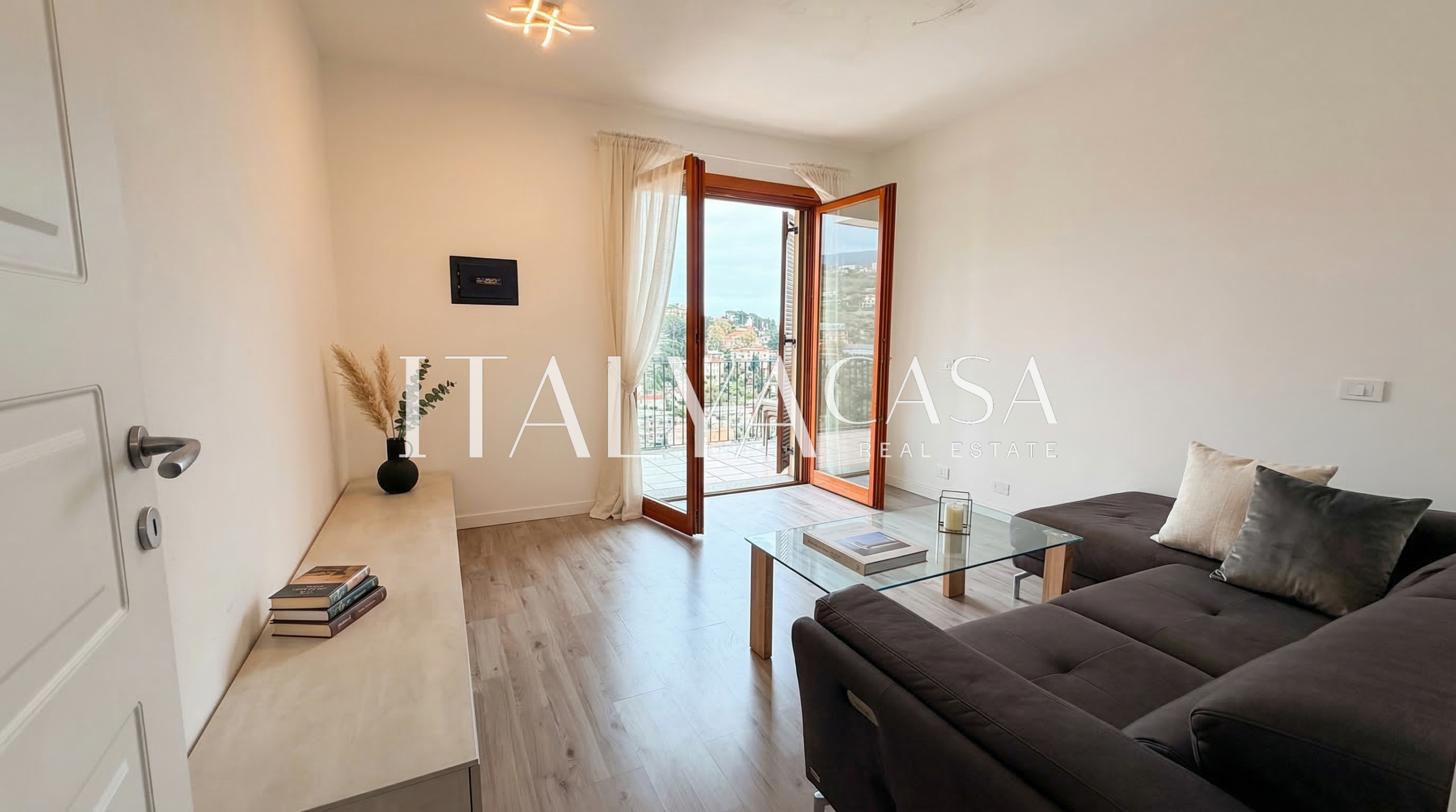 appartamento, ideale prima casa, a sanremo, con vista mare e box auto